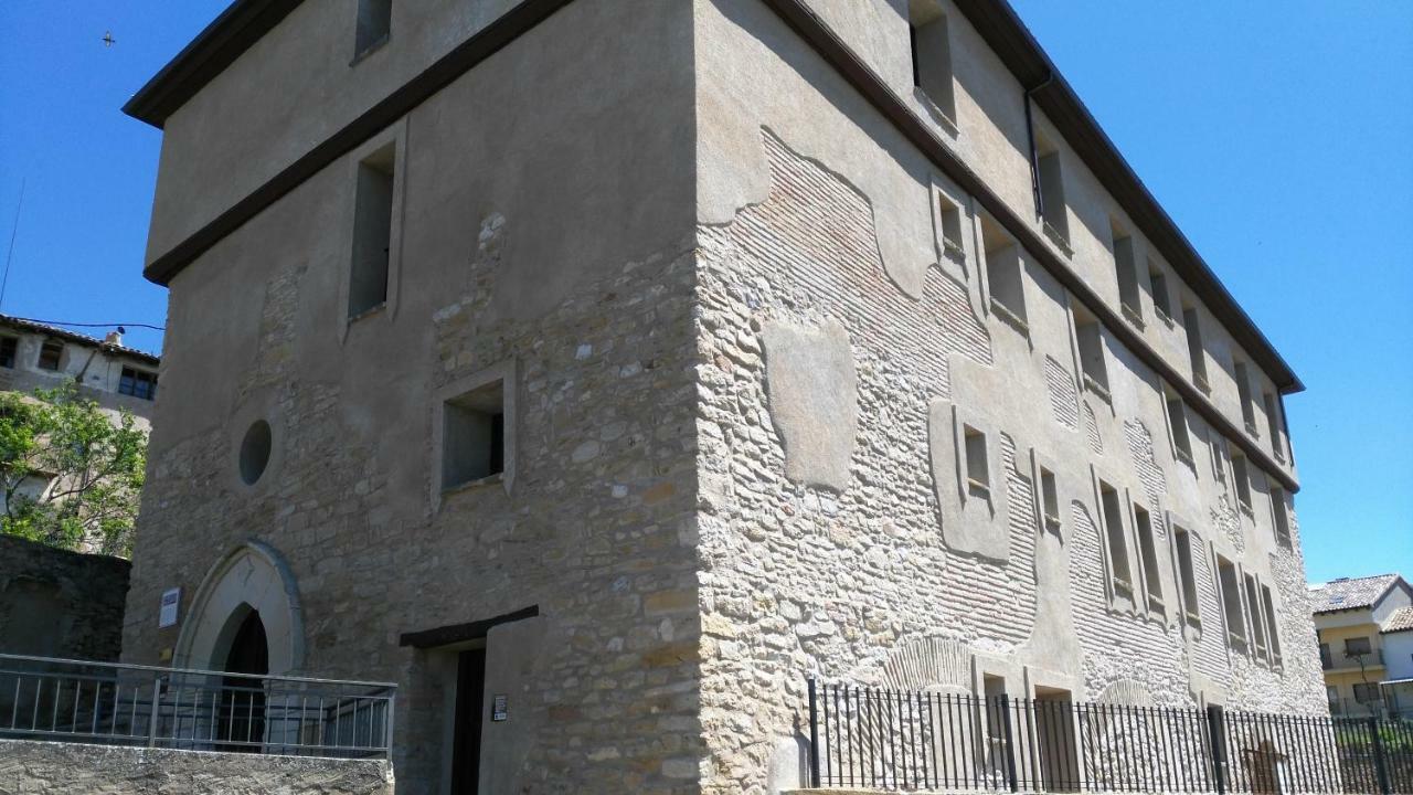 Albergue De Benabarre-Calumet Exterior photo